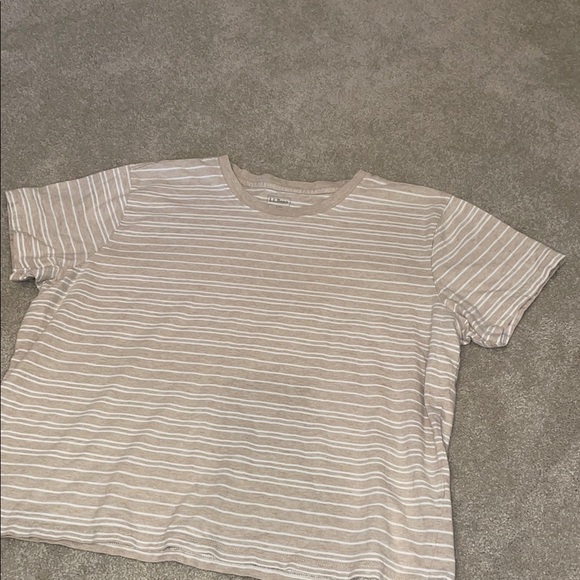 Cream Short Sleeve Tee with Relaxed Fit and Striped Pattern - Picture 4 of 4